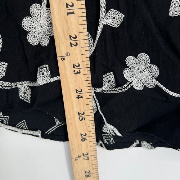 Kindred Blouse Top Womens M Black White Embroidered Boho Cottagecore Floral - Picture 4 of 9